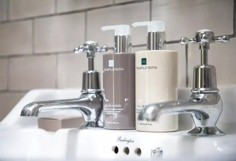 Hostelli The Lion Wendlebury