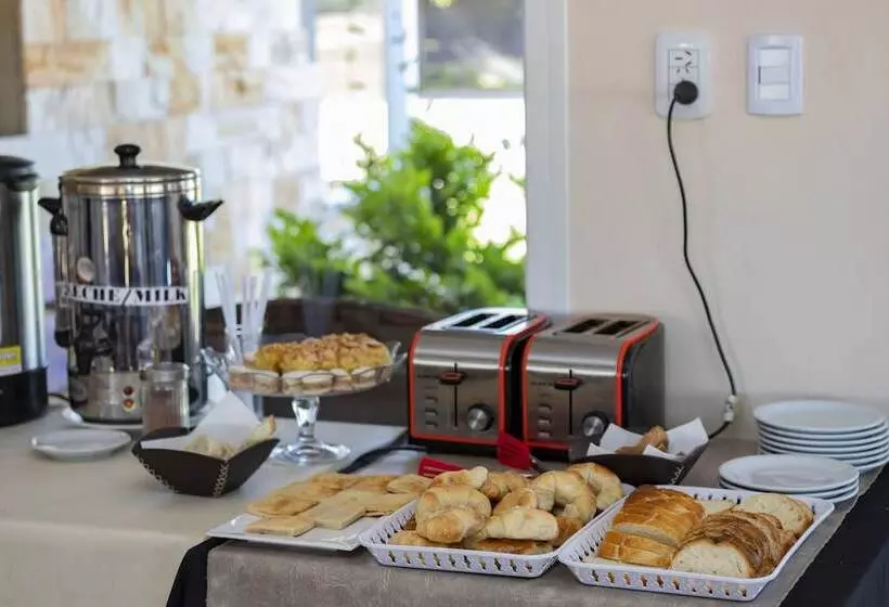 Hotelli Azalea Luxury Lodge