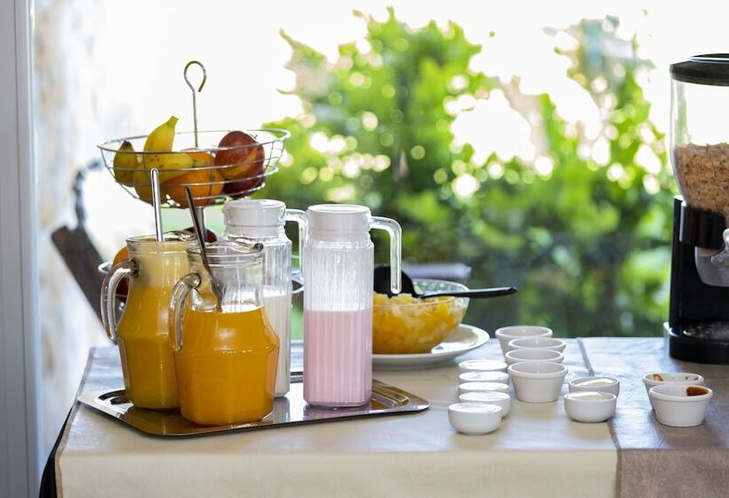 Hotel Azalea Luxury Lodge