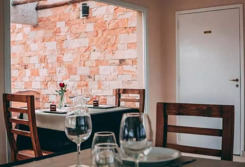 Hotelli Azalea Luxury Lodge