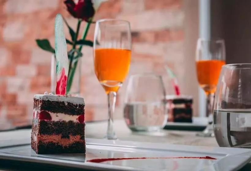 Hotelli Azalea Luxury Lodge