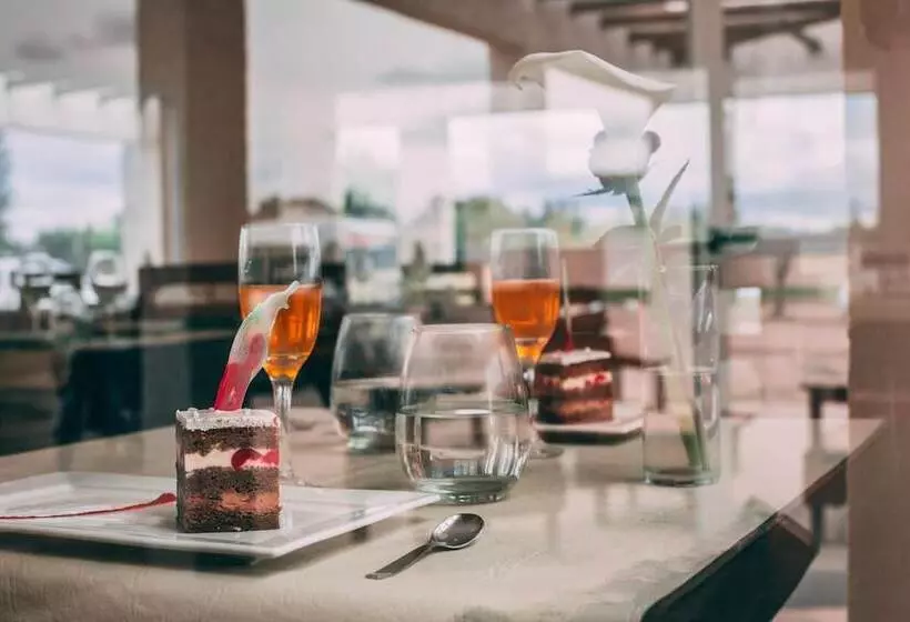 Hotelli Azalea Luxury Lodge