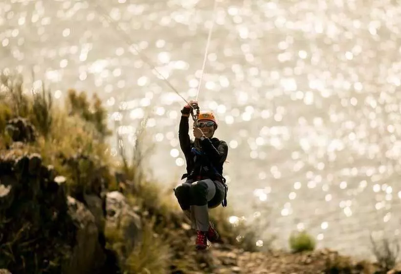 Hotelli Azalea Luxury Lodge