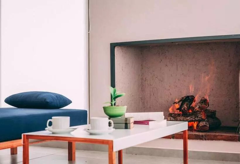 Hotelli Azalea Luxury Lodge