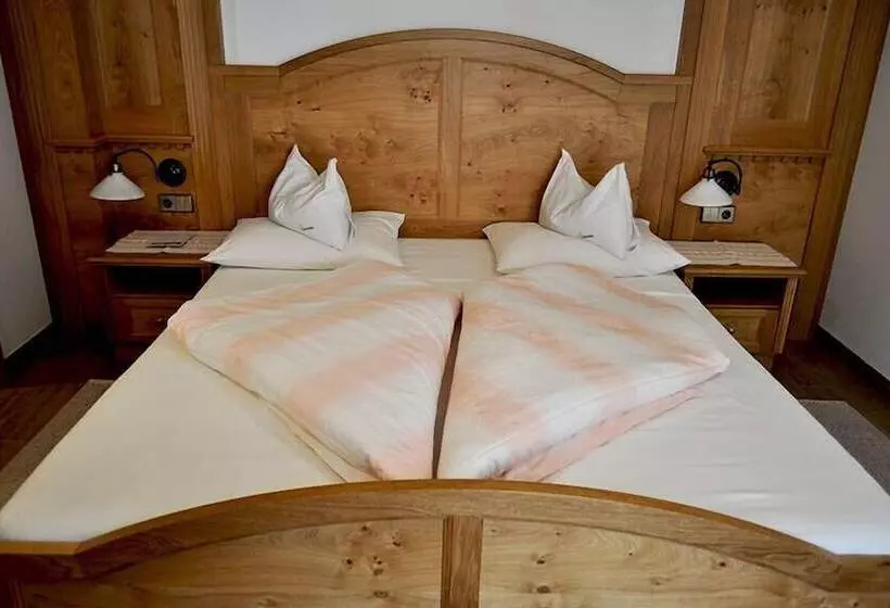 ホテル Garni Sunnwies