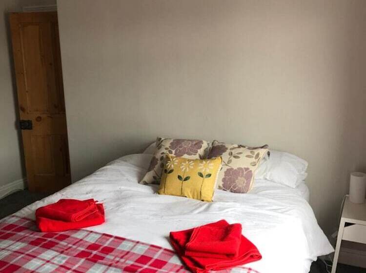 Отель Lowton Lodge