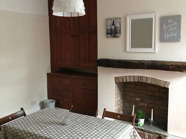 Отель Lowton Lodge