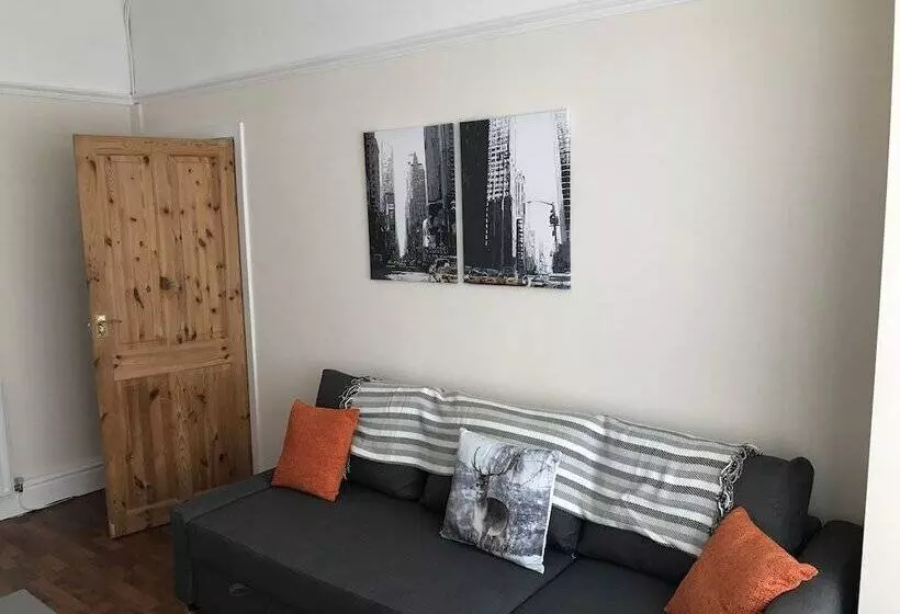 ホテル Lowton Lodge