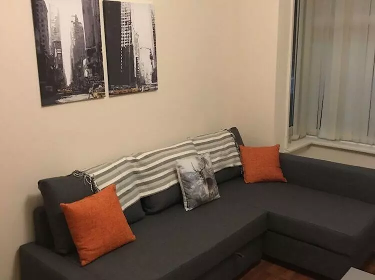 ホテル Lowton Lodge