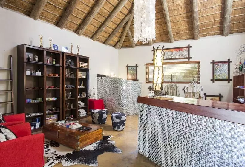 ホテル Naledi Lodges