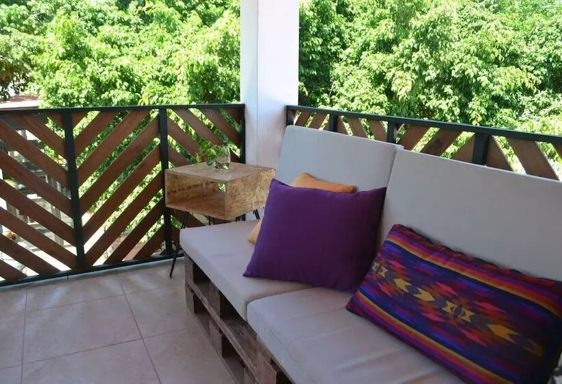 هتل Nao Beach House