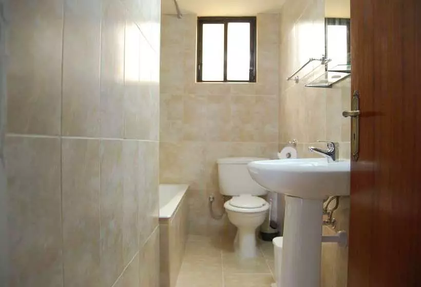 Hotelli Nicos & Olympia Apartments