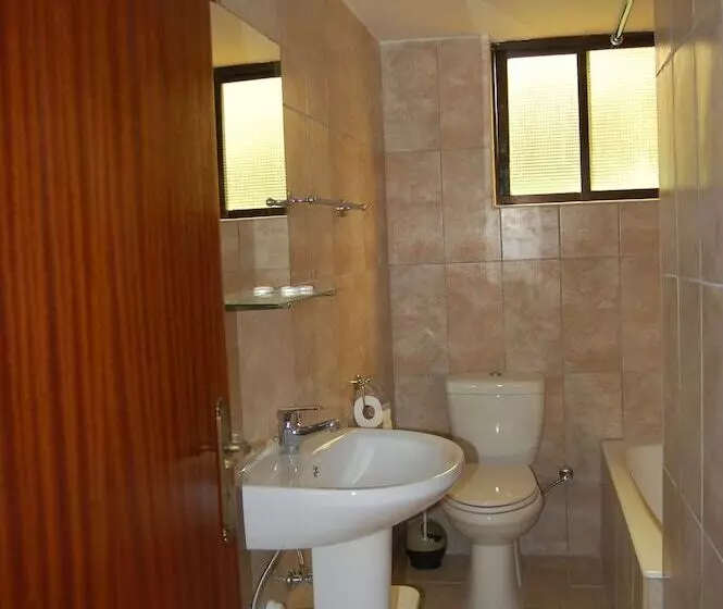 Hotelli Nicos & Olympia Apartments