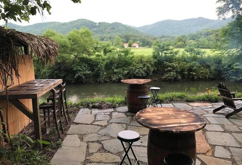 田舎風ホテル Carolina River Ranch