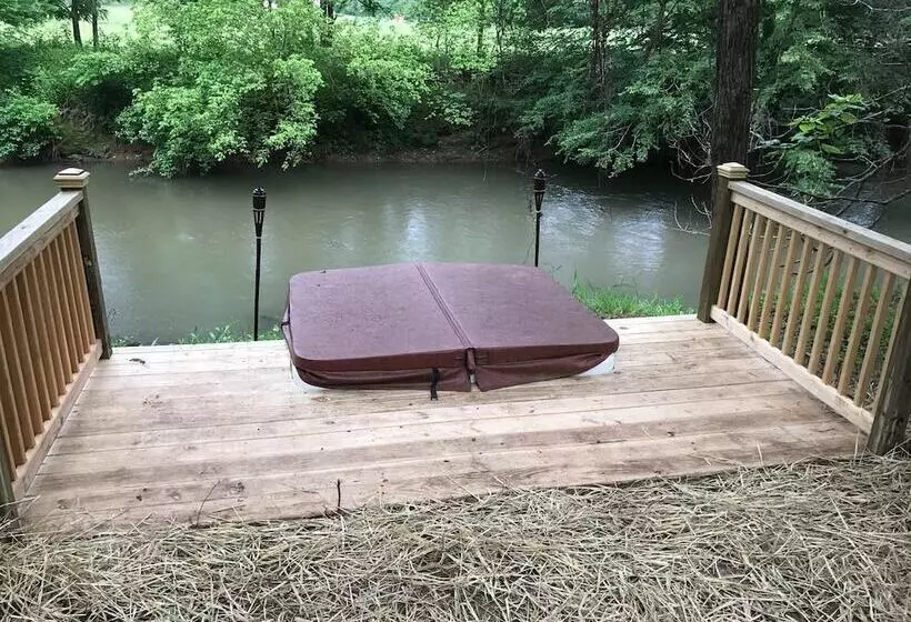 田舎風ホテル Carolina River Ranch