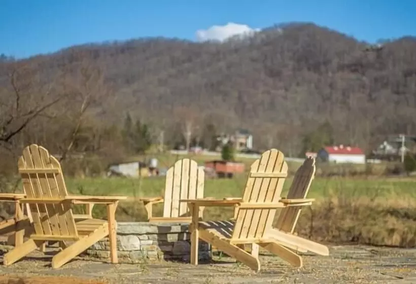 田舎風ホテル Carolina River Ranch