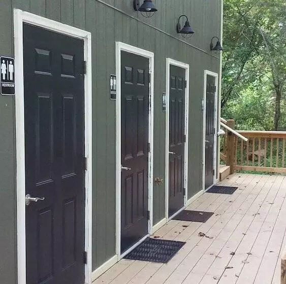 田舎風ホテル Carolina River Ranch