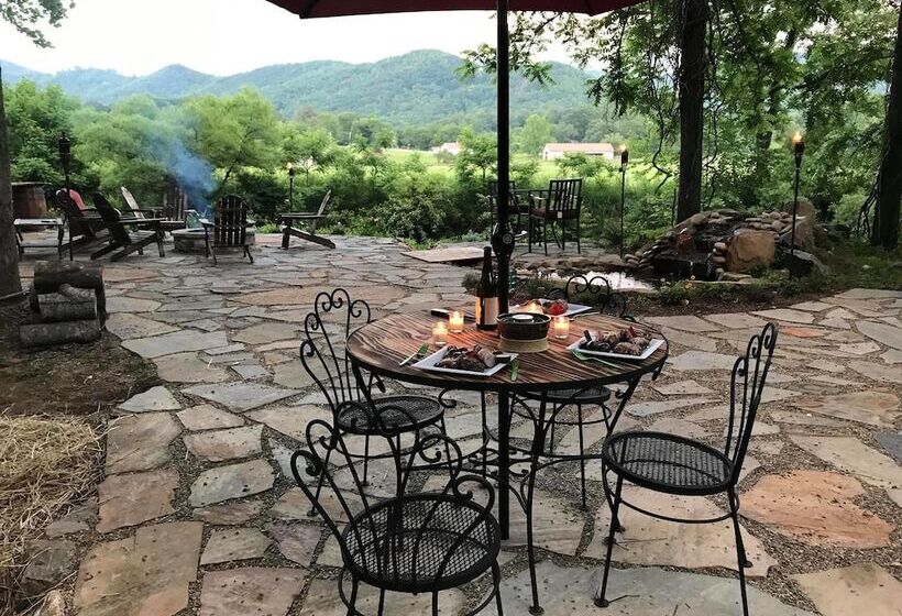 田舎風ホテル Carolina River Ranch