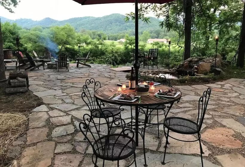 田舎風ホテル Carolina River Ranch