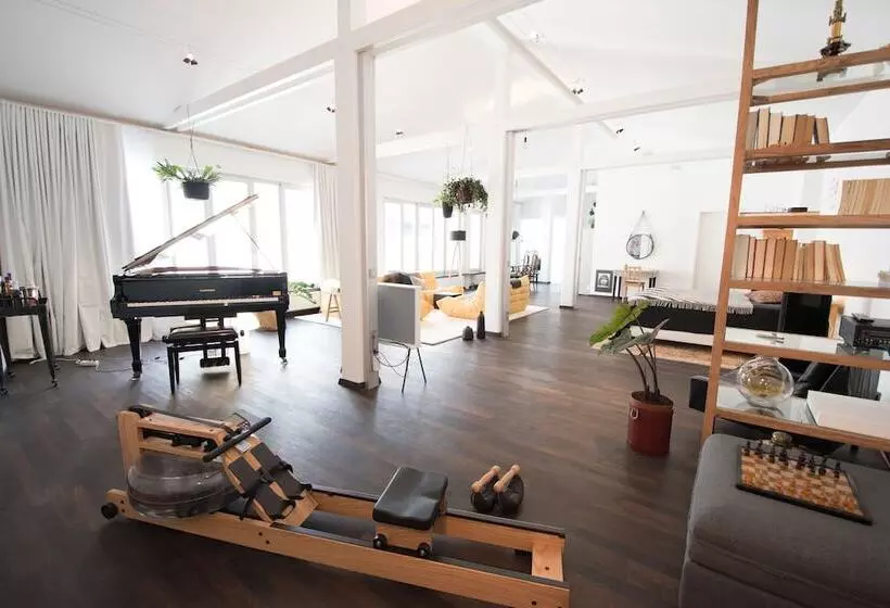 Hotelli Weimar Central Artist Loft