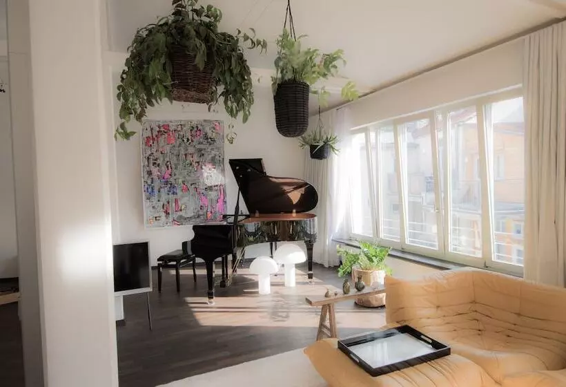 Hotelli Weimar Central Artist Loft