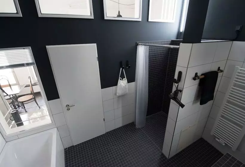 Hotelli Weimar Central Artist Loft