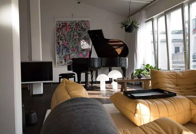 Hotelli Weimar Central Artist Loft