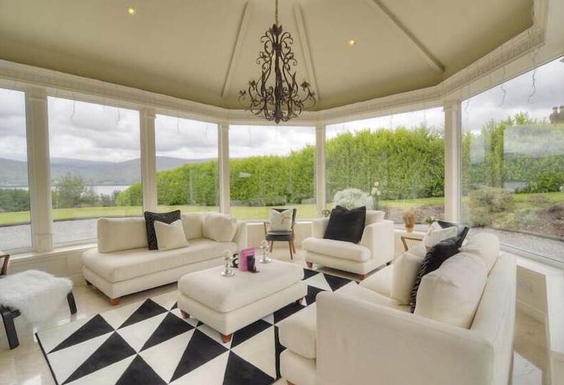 Lakeview Lodge Bed And Breakfast