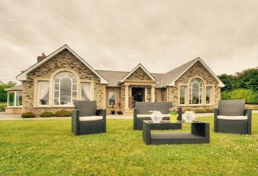 Lakeview Lodge Bed And Breakfast