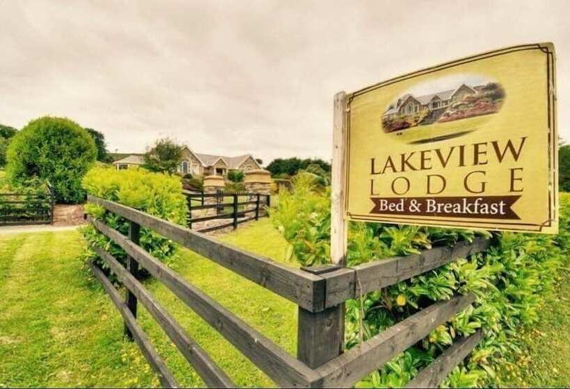 Lakeview Lodge Bed And Breakfast