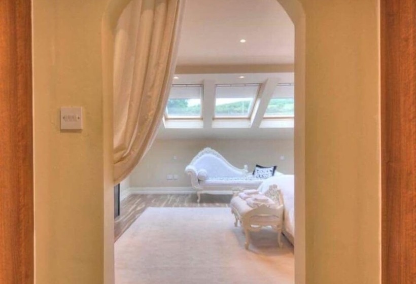 Lakeview Lodge Bed And Breakfast