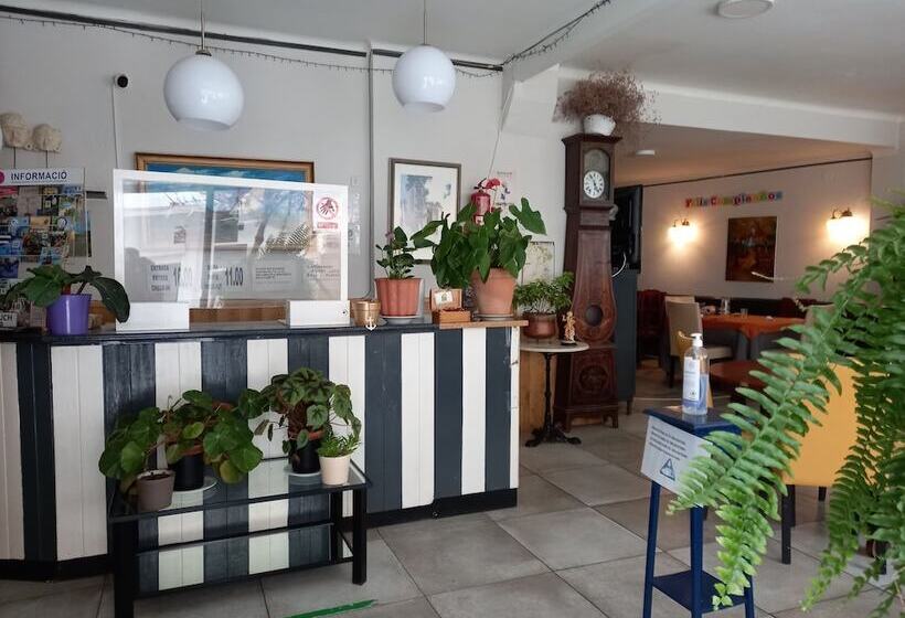 ペンション Hostal Creus