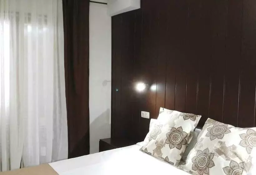 Majatalo Hostal Creus