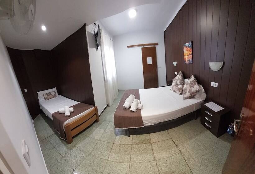 ペンション Hostal Creus