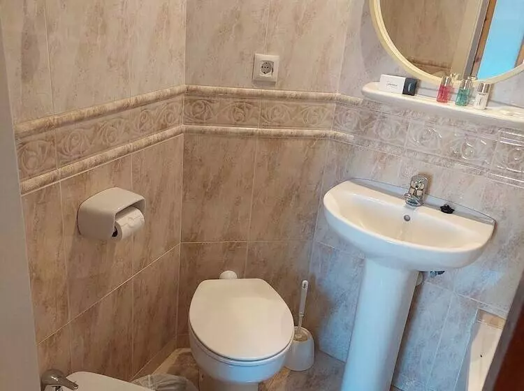 Majatalo Hostal Creus