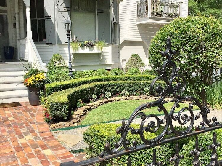 پانسیون John Thomas Bed And Bath