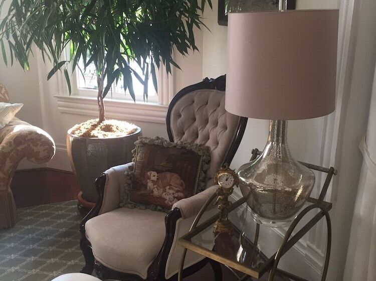 پانسیون John Thomas Bed And Bath