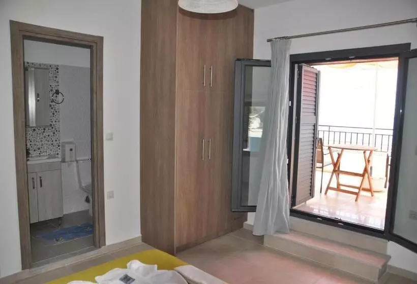 Majatalo Paralia Guest House
