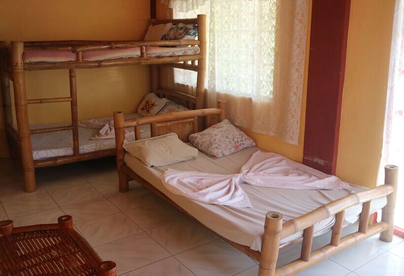 Treasure Isle Guesthouse   Hostel