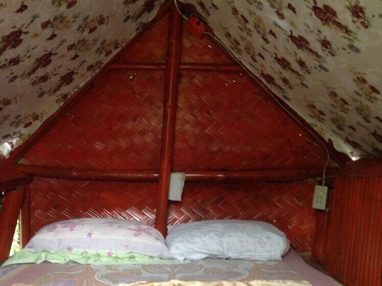 Treasure Isle Guesthouse Hostel