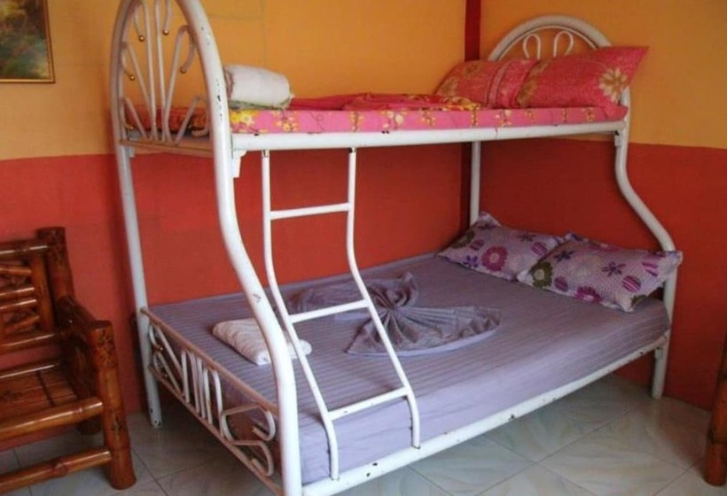 Treasure Isle Guesthouse   Hostel