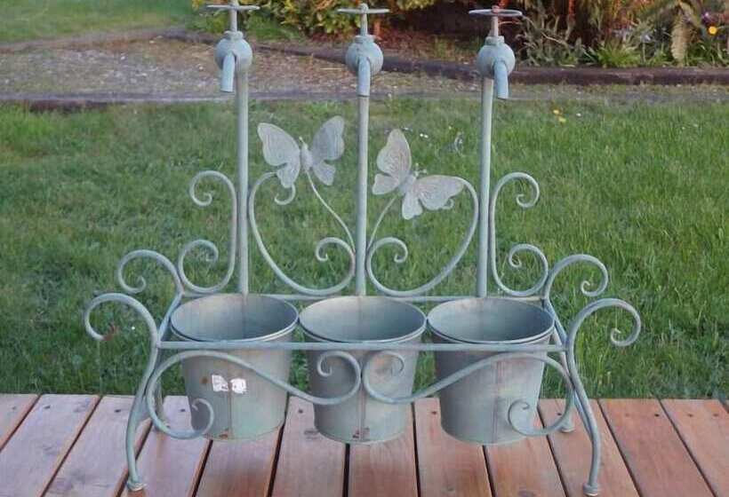 Beachfront Mutiny Bay Cabin