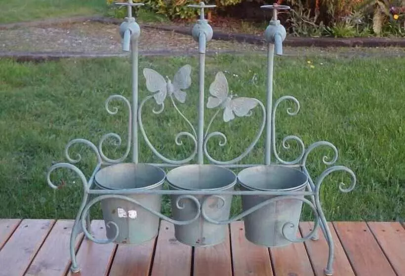 Beachfront Mutiny Bay Cabin