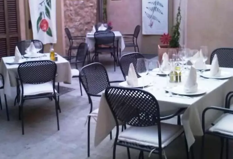 Aamiaismajoitus (B&B) Tramuntana Suites