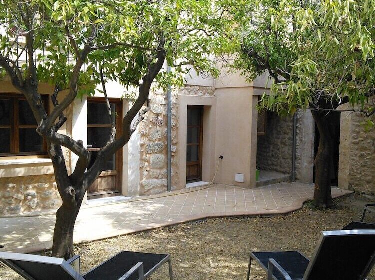 تختخواب و صبحانه Tramuntana Suites