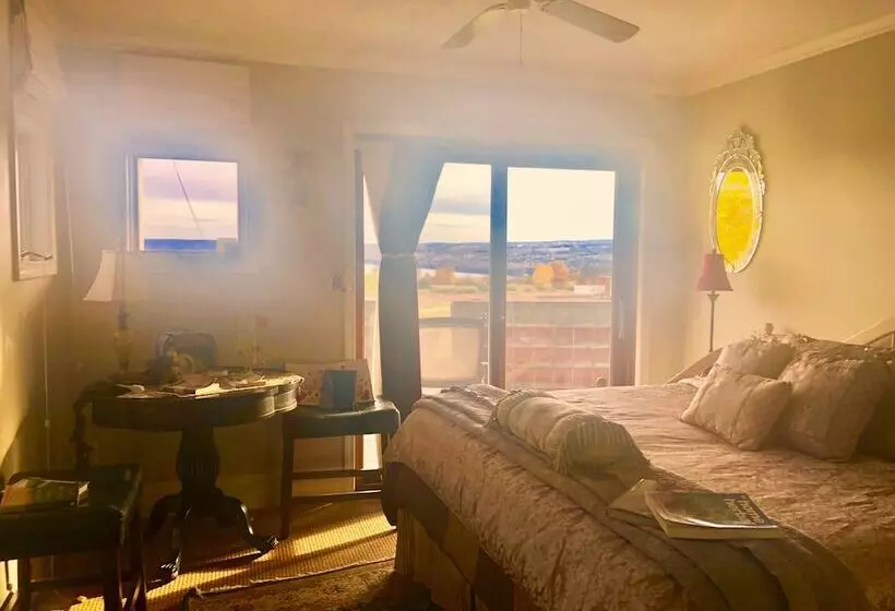 Cayuga lake inn Ithaca Hotel alt 