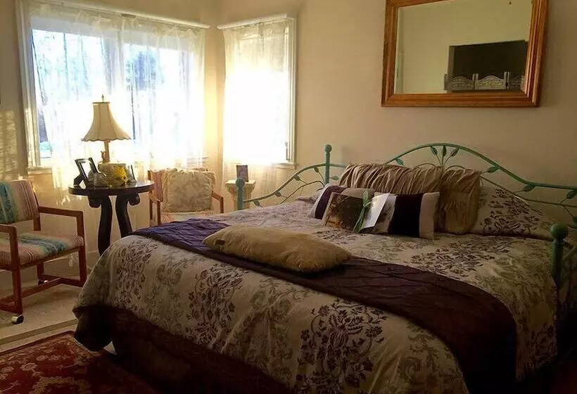 Cayuga lake inn Ithaca Hotel alt 