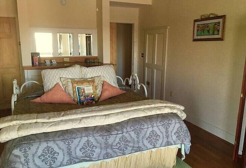 Cayuga lake inn Ithaca Hotel alt