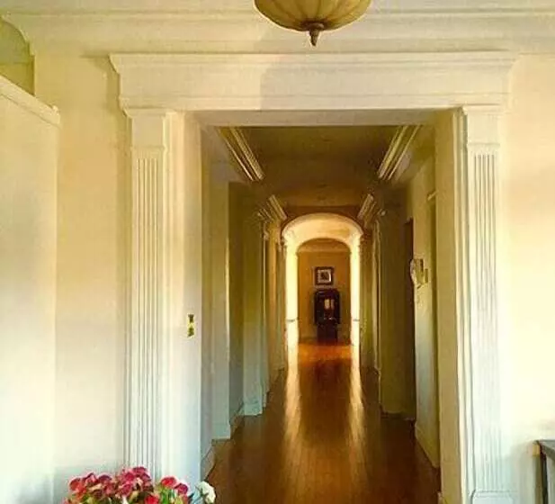 Cayuga lake inn Ithaca Hotel alt 