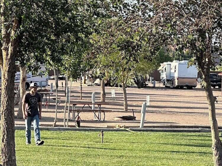 Dukes Slickrock Campground & Rv Park
